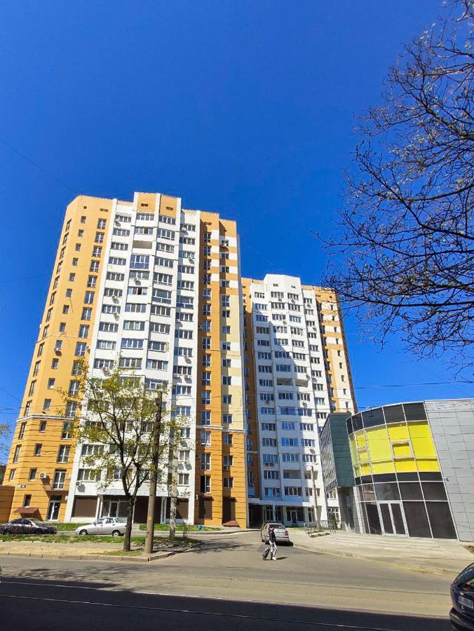 Apartment Near Stadio Metalist Kharkiv Exterior photo